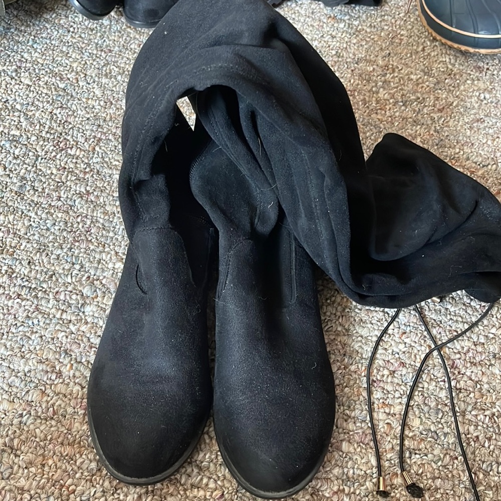 Chatlotte russe knew high boots